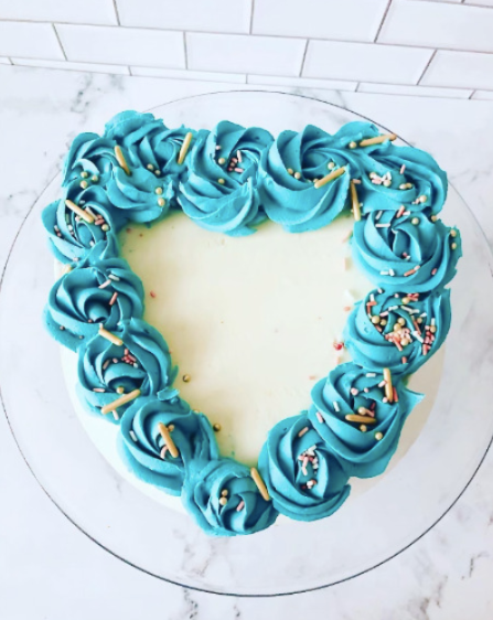 8" Buttercream Lambeth Cake